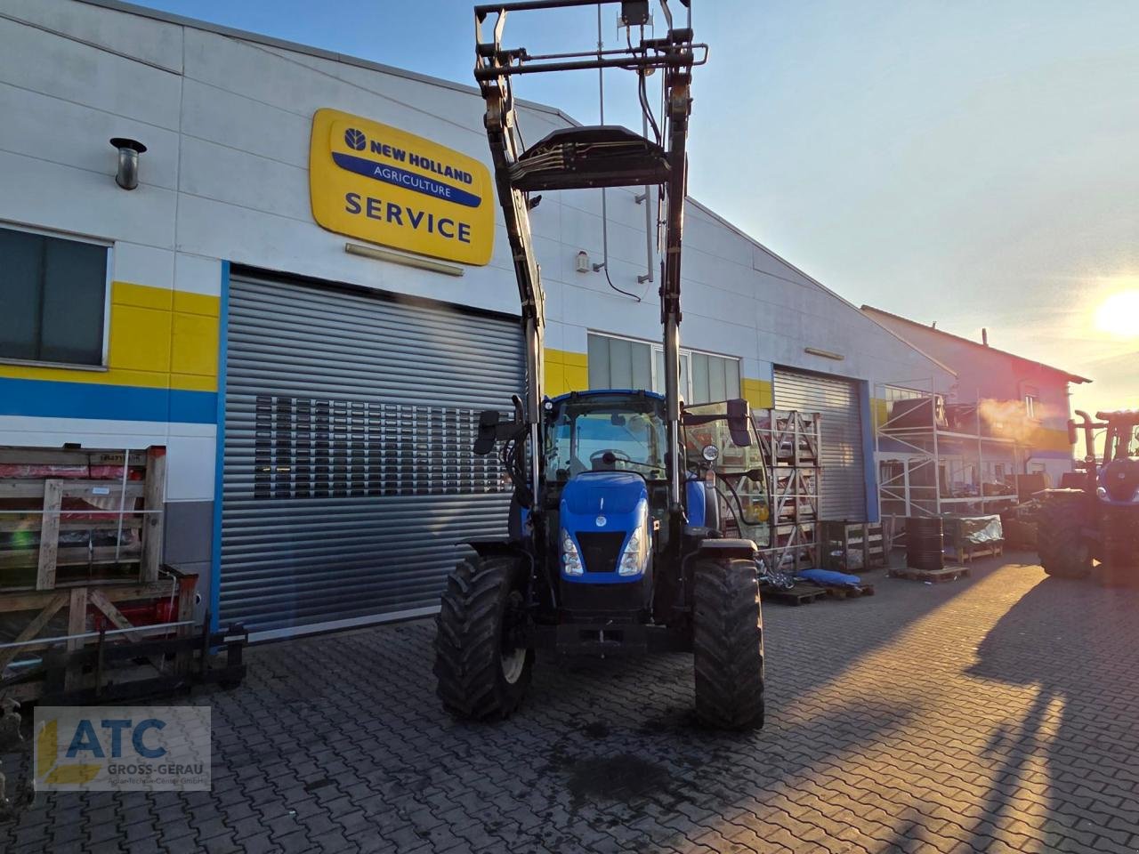 Traktor типа New Holland T 5.100 POWERSHUTTLE SMART DRUCKLUFT, Gebrauchtmaschine в Groß-Gerau (Фотография 2)
