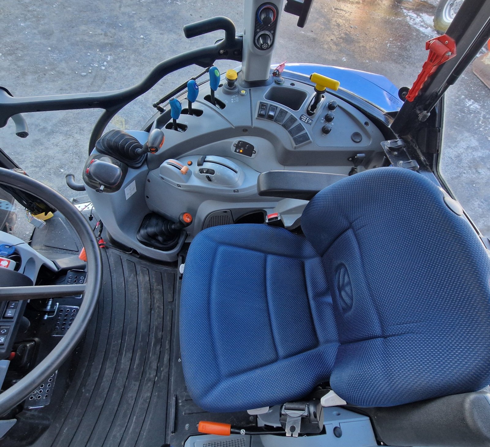 Traktor del tipo New Holland T 5.105, Gebrauchtmaschine en Neureichenau (Imagen 11)