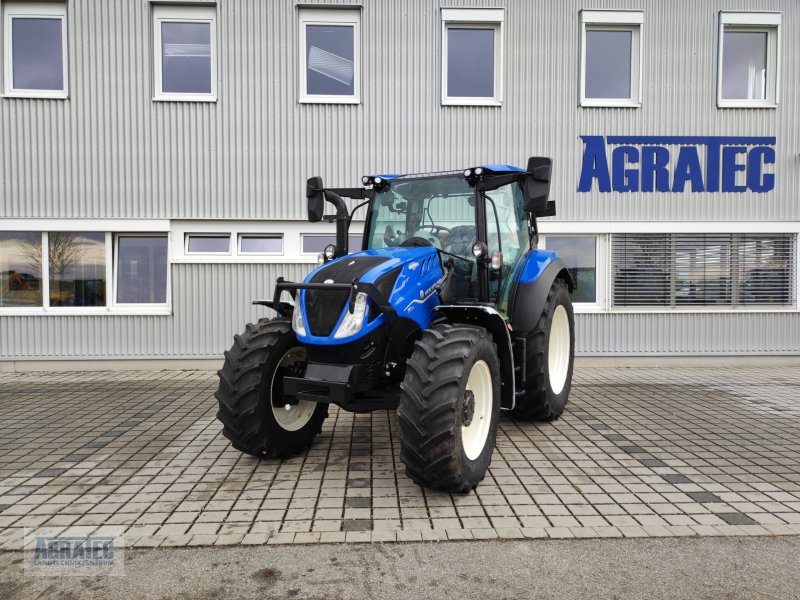 Traktor of the type New Holland T 5.110 Dynamic Command, Neumaschine in Salching bei Straubing (Picture 1)