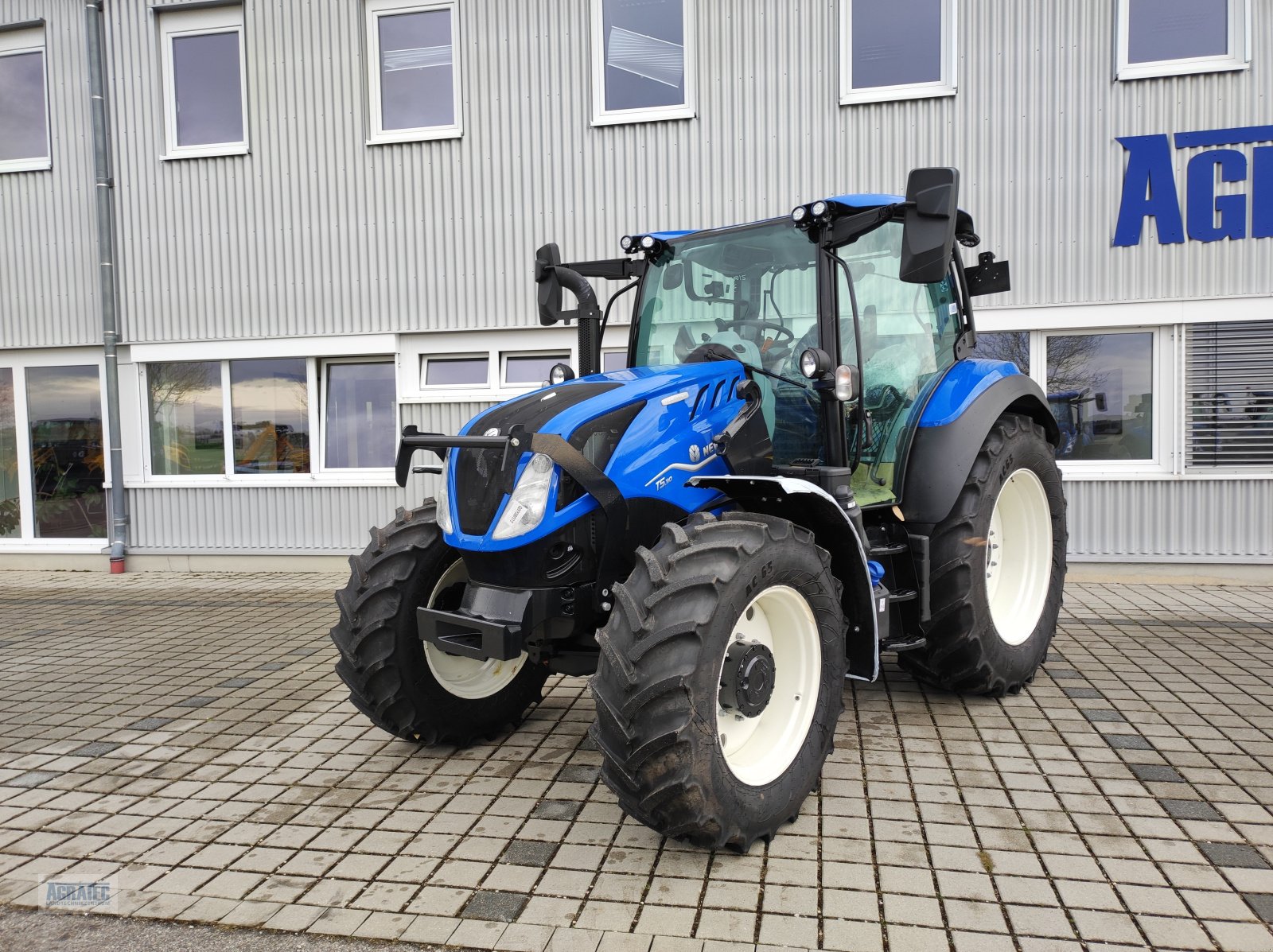Traktor des Typs New Holland T 5.110 Dynamic Command, Neumaschine in Salching bei Straubing (Bild 2)