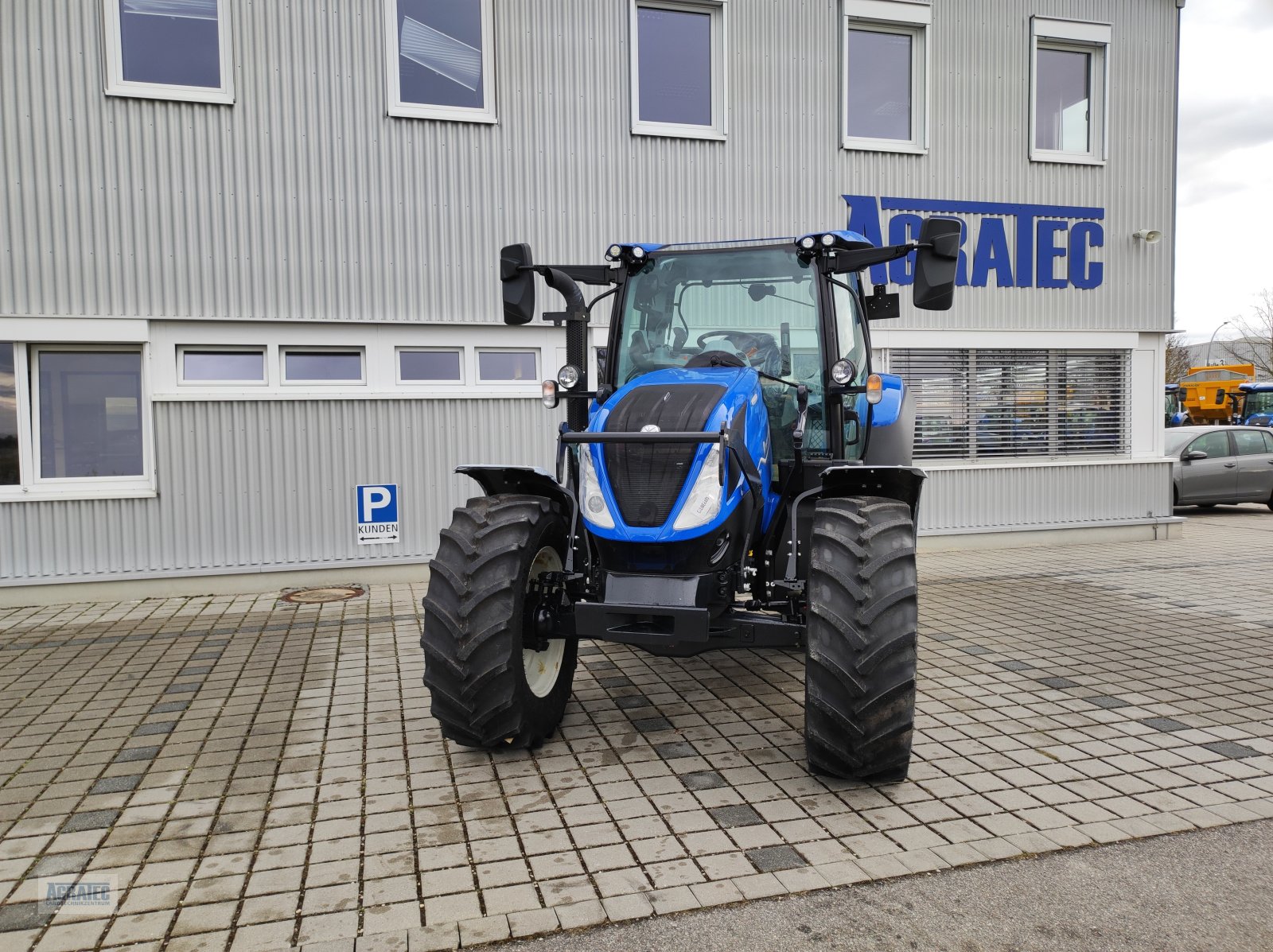 Traktor des Typs New Holland T 5.110 Dynamic Command, Neumaschine in Salching bei Straubing (Bild 3)