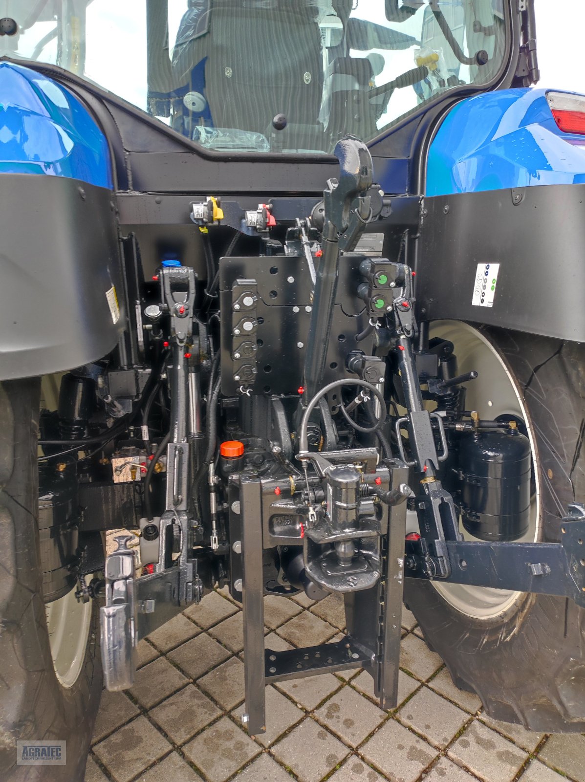 Traktor des Typs New Holland T 5.110 Dynamic Command, Neumaschine in Salching bei Straubing (Bild 8)