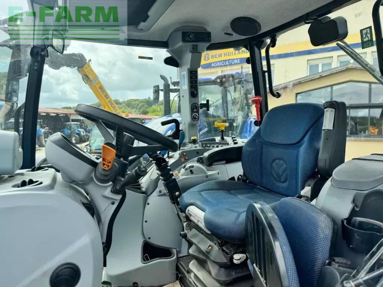 Traktor Türe ait New Holland t 5.110 ec EC, Gebrauchtmaschine içinde CHAUVONCOURT (resim 9)