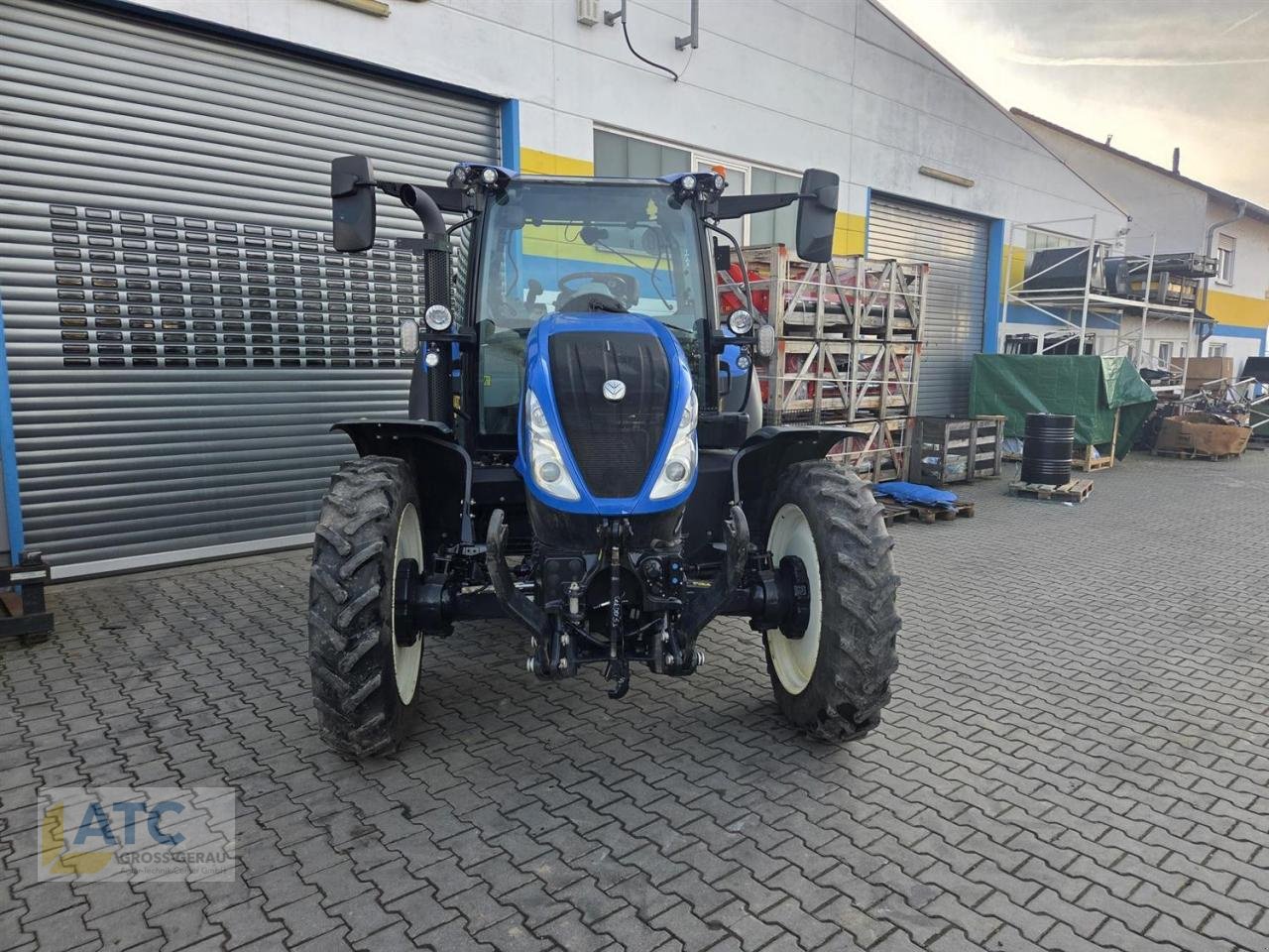 Traktor типа New Holland T 5.140 AC, Gebrauchtmaschine в Groß-Gerau (Фотография 2)