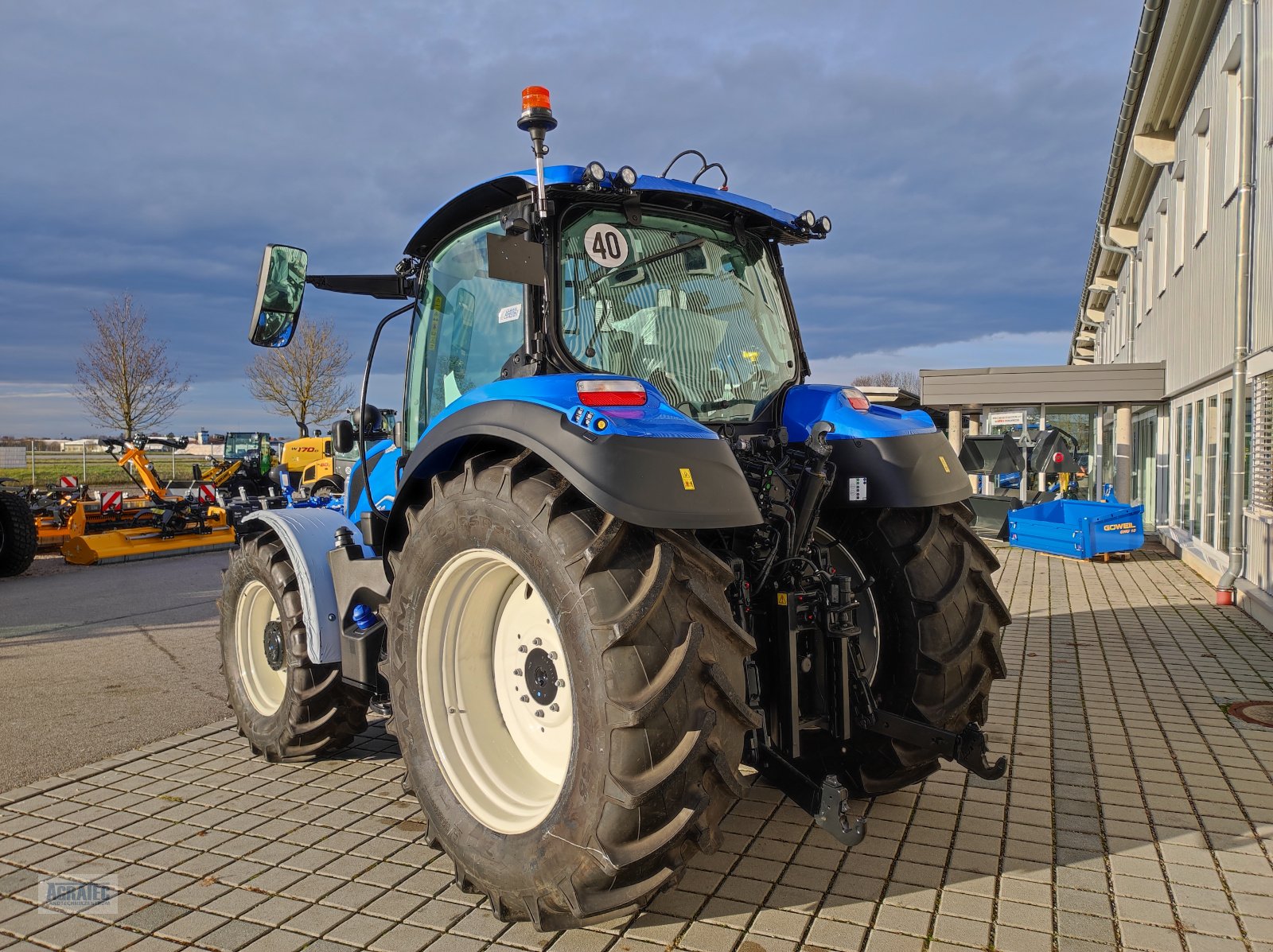 Traktor des Typs New Holland T 5.140 AutoCommand, Neumaschine in Salching bei Straubing (Bild 7)