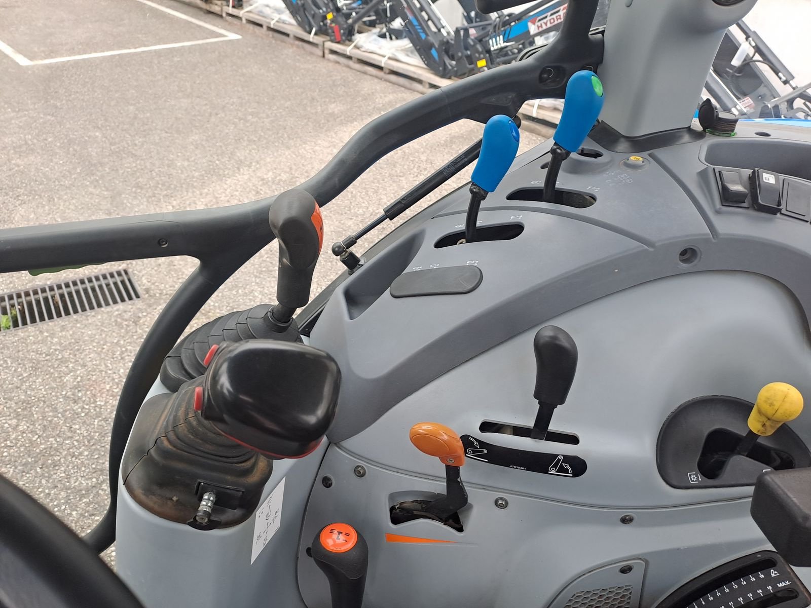 Traktor a típus New Holland T 5.75, Gebrauchtmaschine ekkor: Burgkirchen (Kép 7)