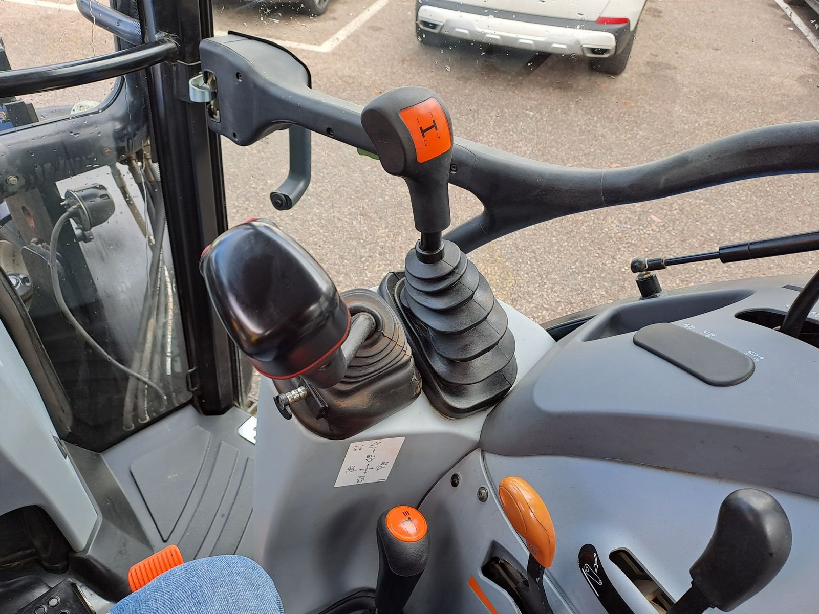 Traktor типа New Holland T 5.75, Gebrauchtmaschine в Burgkirchen (Фотография 3)