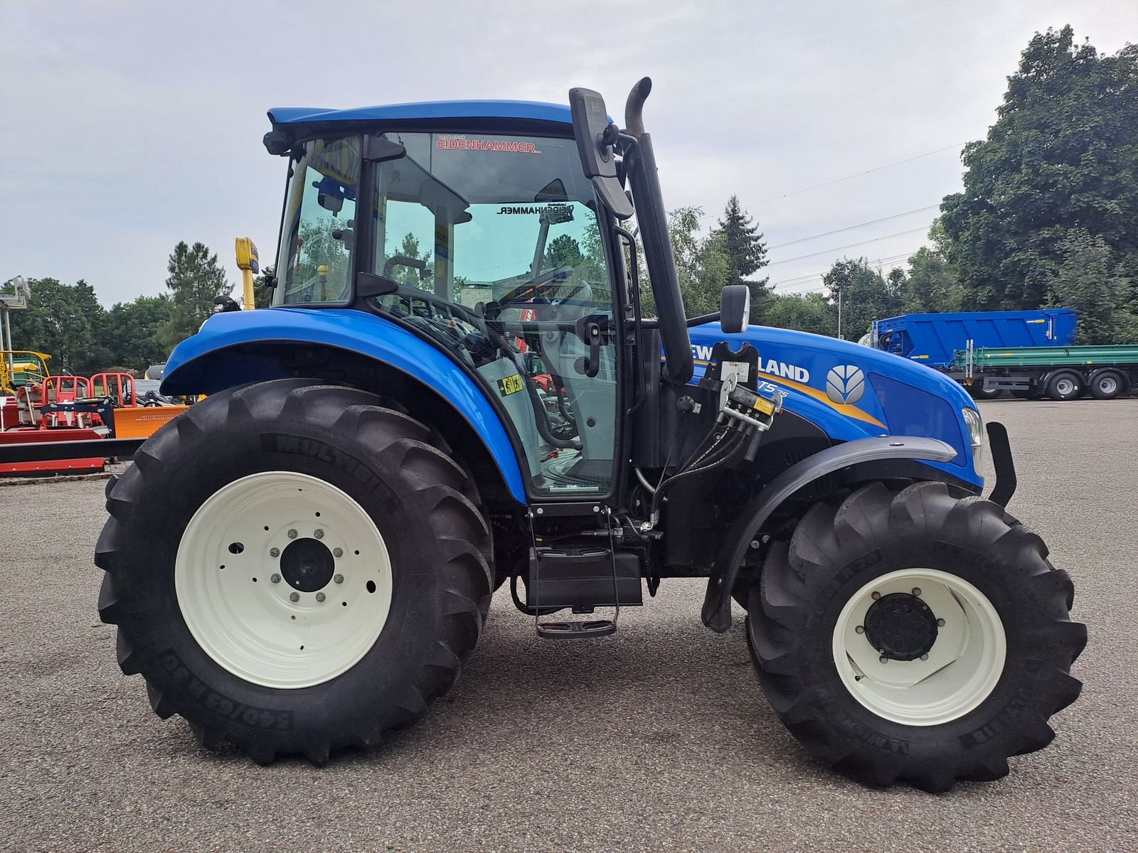 Traktor типа New Holland T 5.75, Gebrauchtmaschine в Burgkirchen (Фотография 9)