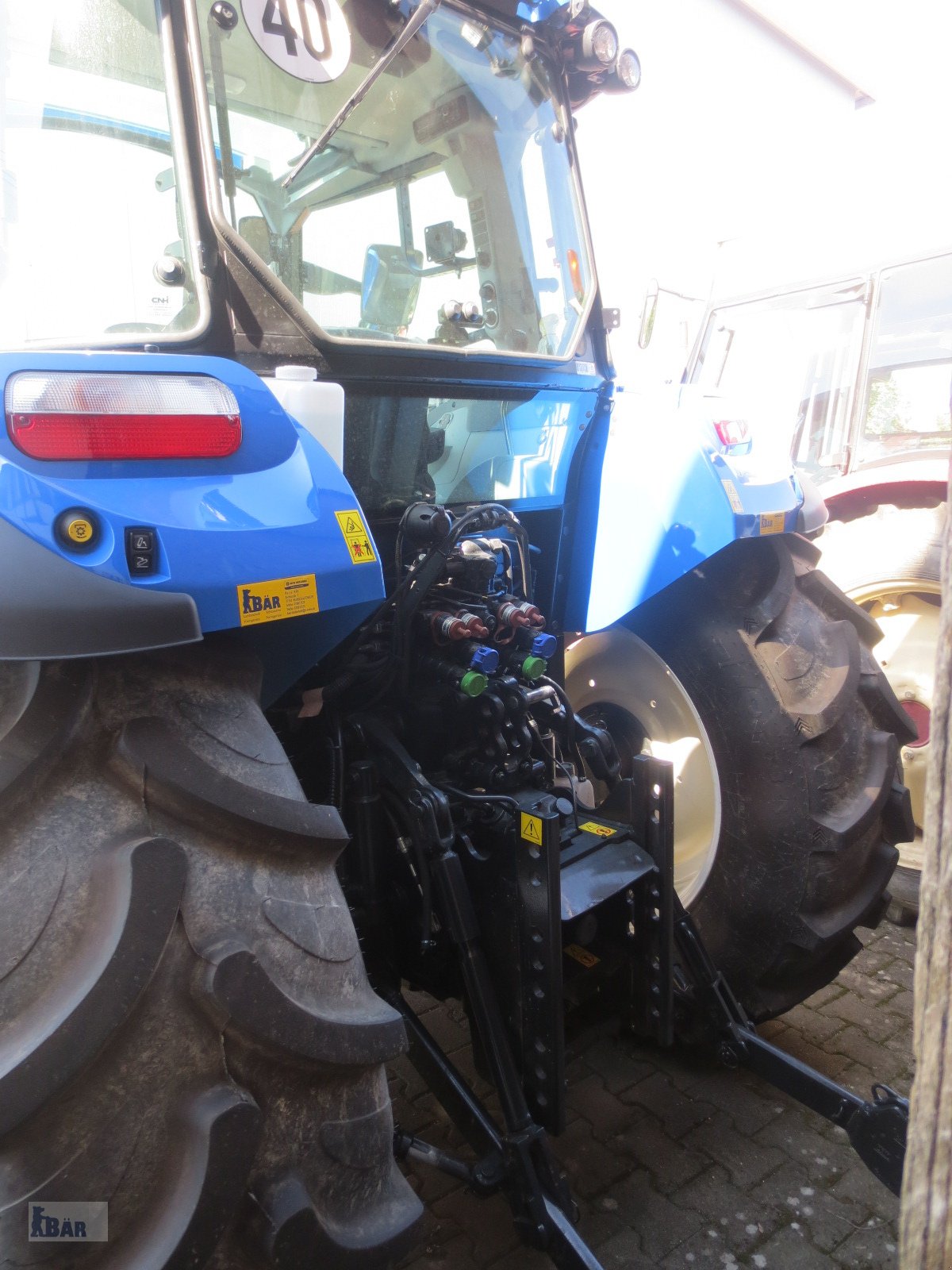 Traktor des Typs New Holland T 5.80 DC, Neumaschine in Neuried - Altenheim (Bild 7)