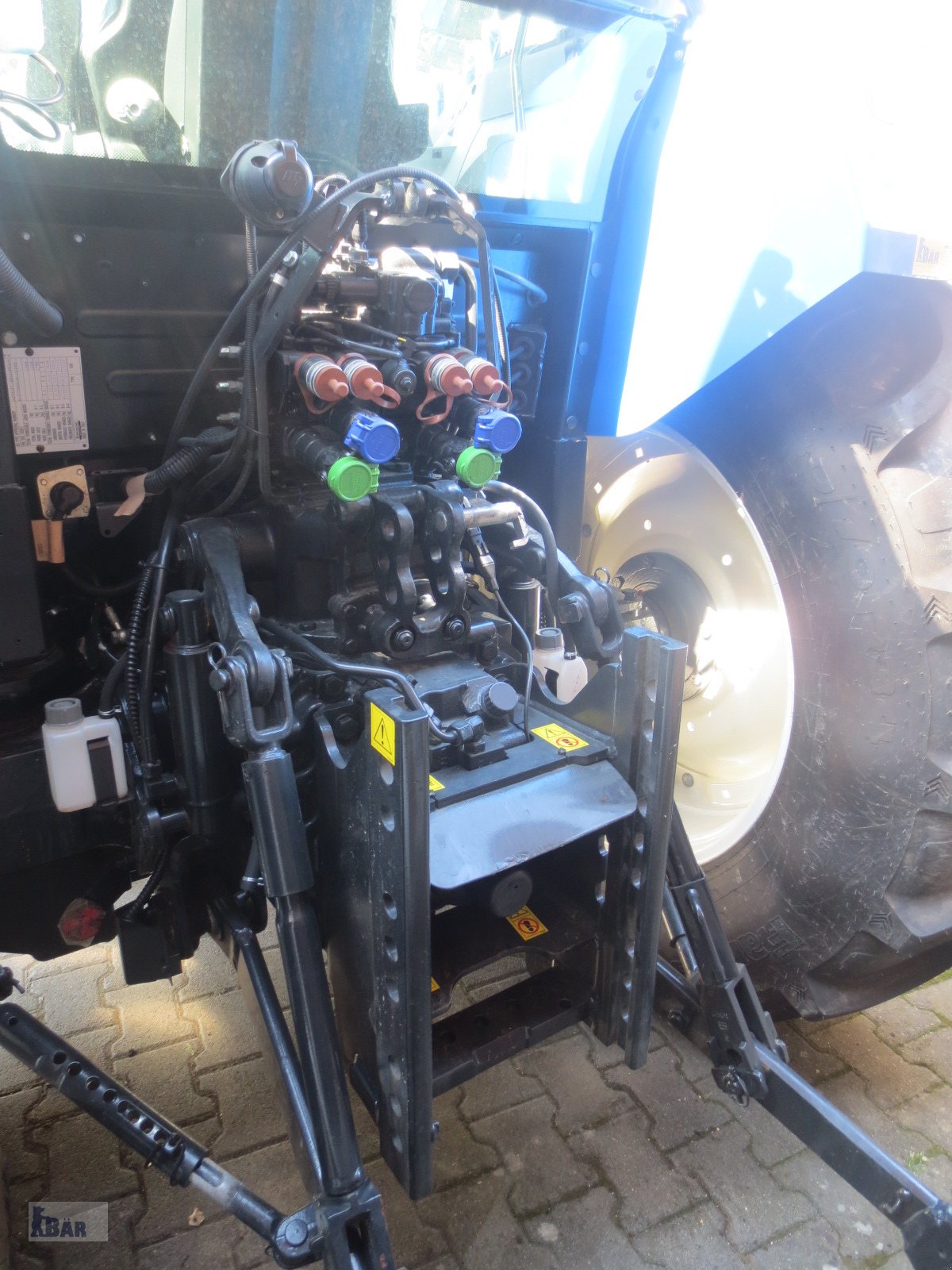 Traktor des Typs New Holland T 5.80 DC, Neumaschine in Neuried - Altenheim (Bild 8)