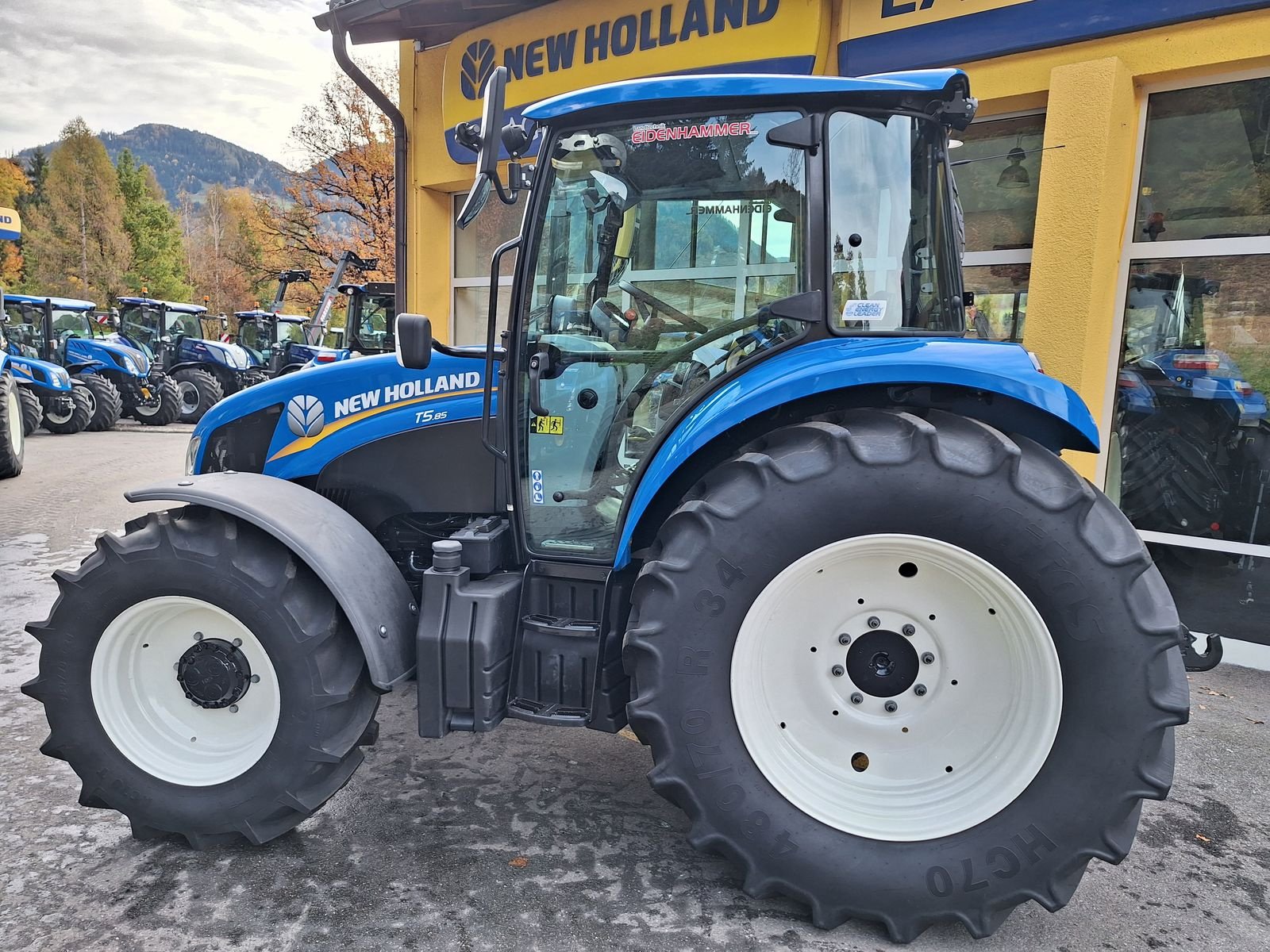 Traktor van het type New Holland T 5.85, Gebrauchtmaschine in Burgkirchen (Foto 10)