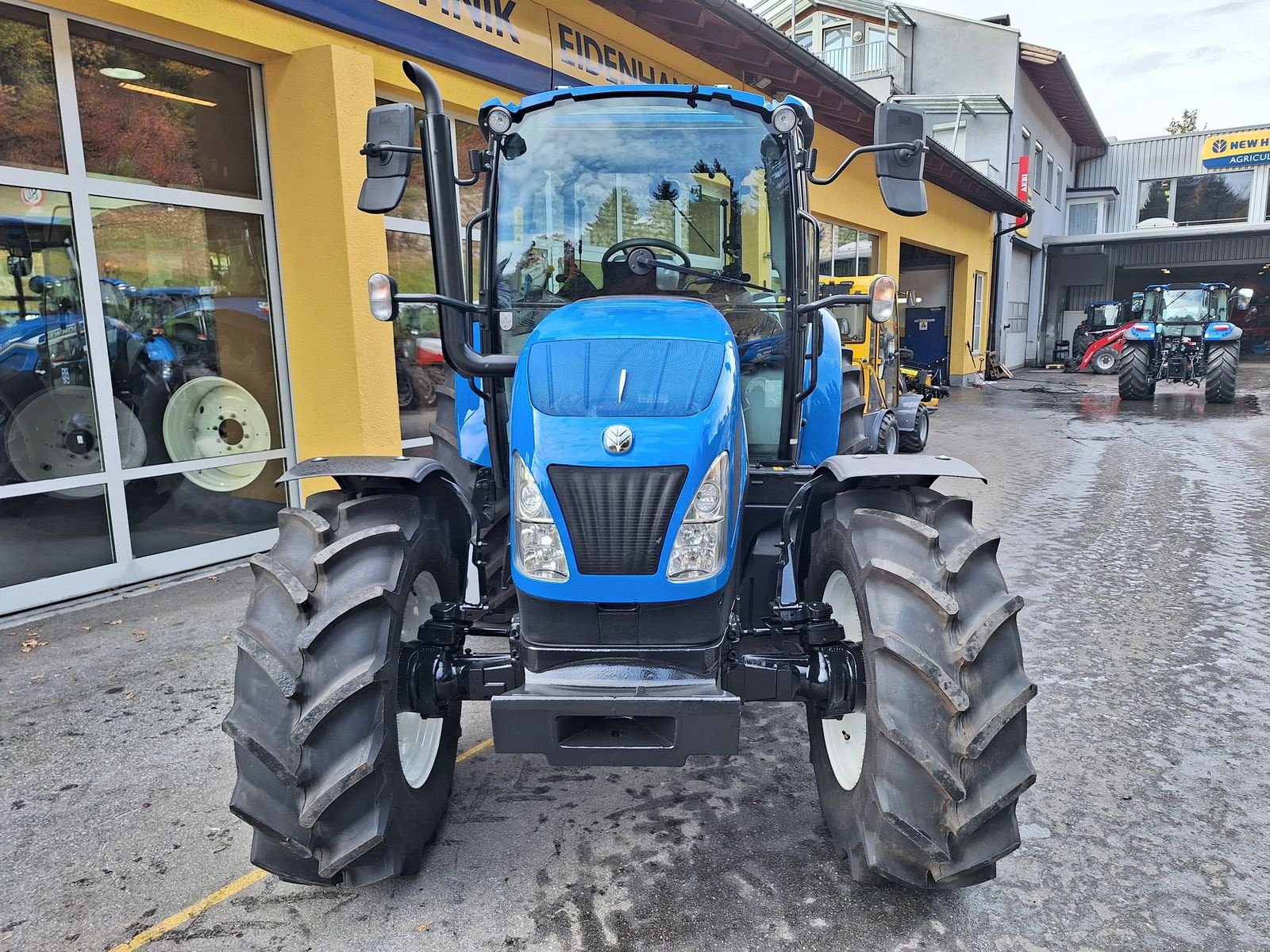 Traktor van het type New Holland T 5.85, Gebrauchtmaschine in Burgkirchen (Foto 4)