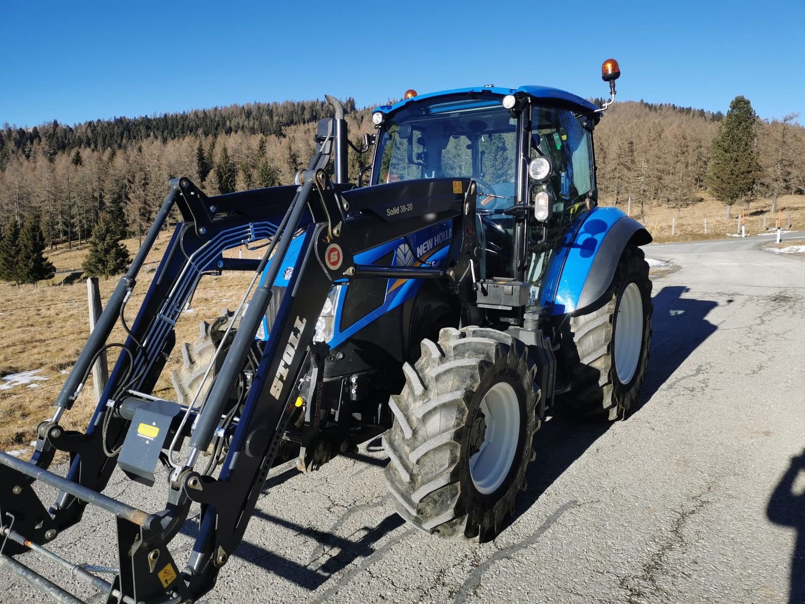 Traktor типа New Holland T 5.85, Gebrauchtmaschine в Burgkirchen (Фотография 3)