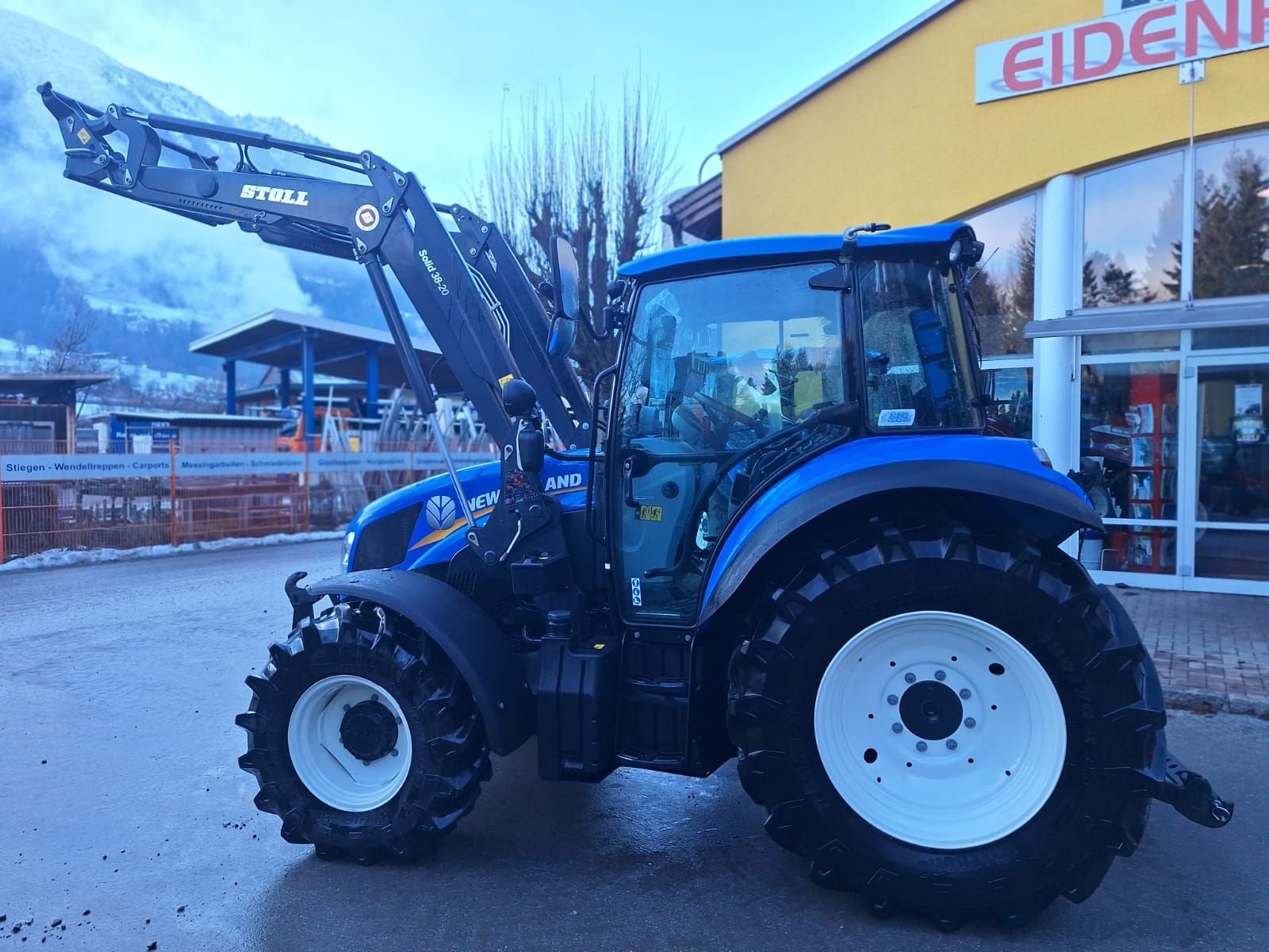 Traktor типа New Holland T 5.85, Gebrauchtmaschine в Burgkirchen (Фотография 5)