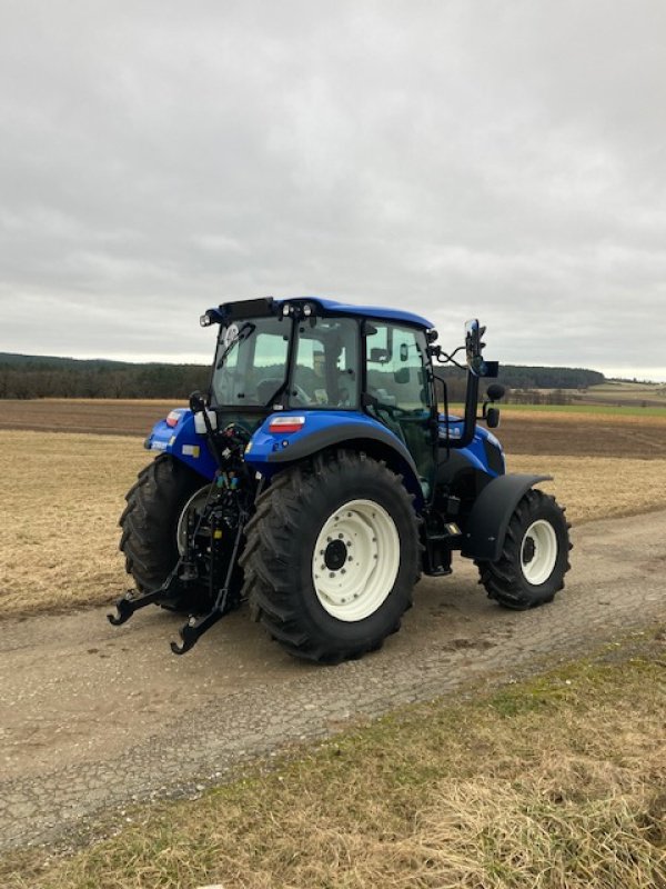 Traktor des Typs New Holland T 5.90 DC, Neumaschine in Mittelrüsselbach (Bild 4)