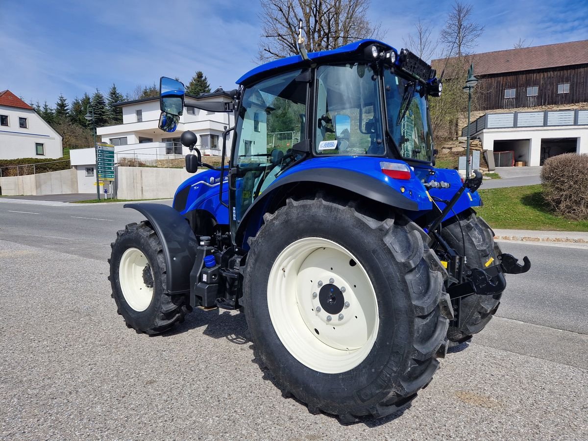 Traktor des Typs New Holland T 5.90 DC, Neumaschine in Bad Traunstein (Bild 5)