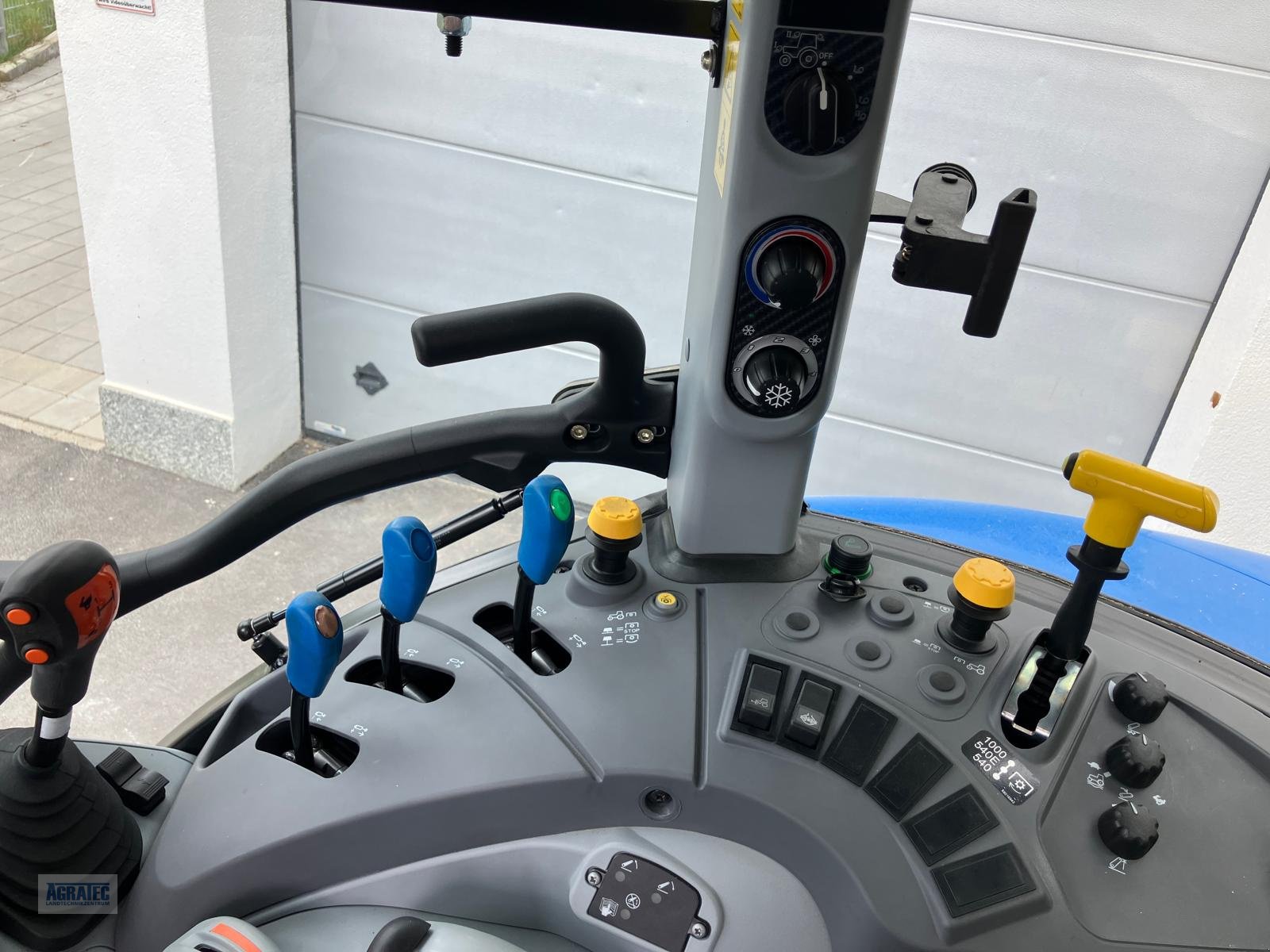 Traktor του τύπου New Holland T 5.90 DC, Neumaschine σε Bad Kötzting (Φωτογραφία 10)