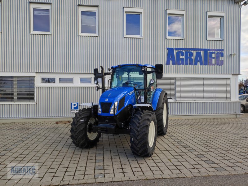 Traktor of the type New Holland T 5.90, Neumaschine in Salching bei Straubing (Picture 1)