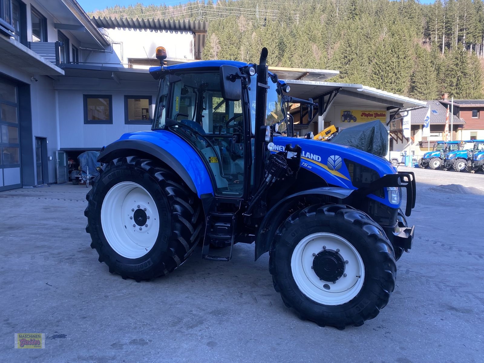 Traktor des Typs New Holland T 5.95, Gebrauchtmaschine in Kötschach (Bild 1)