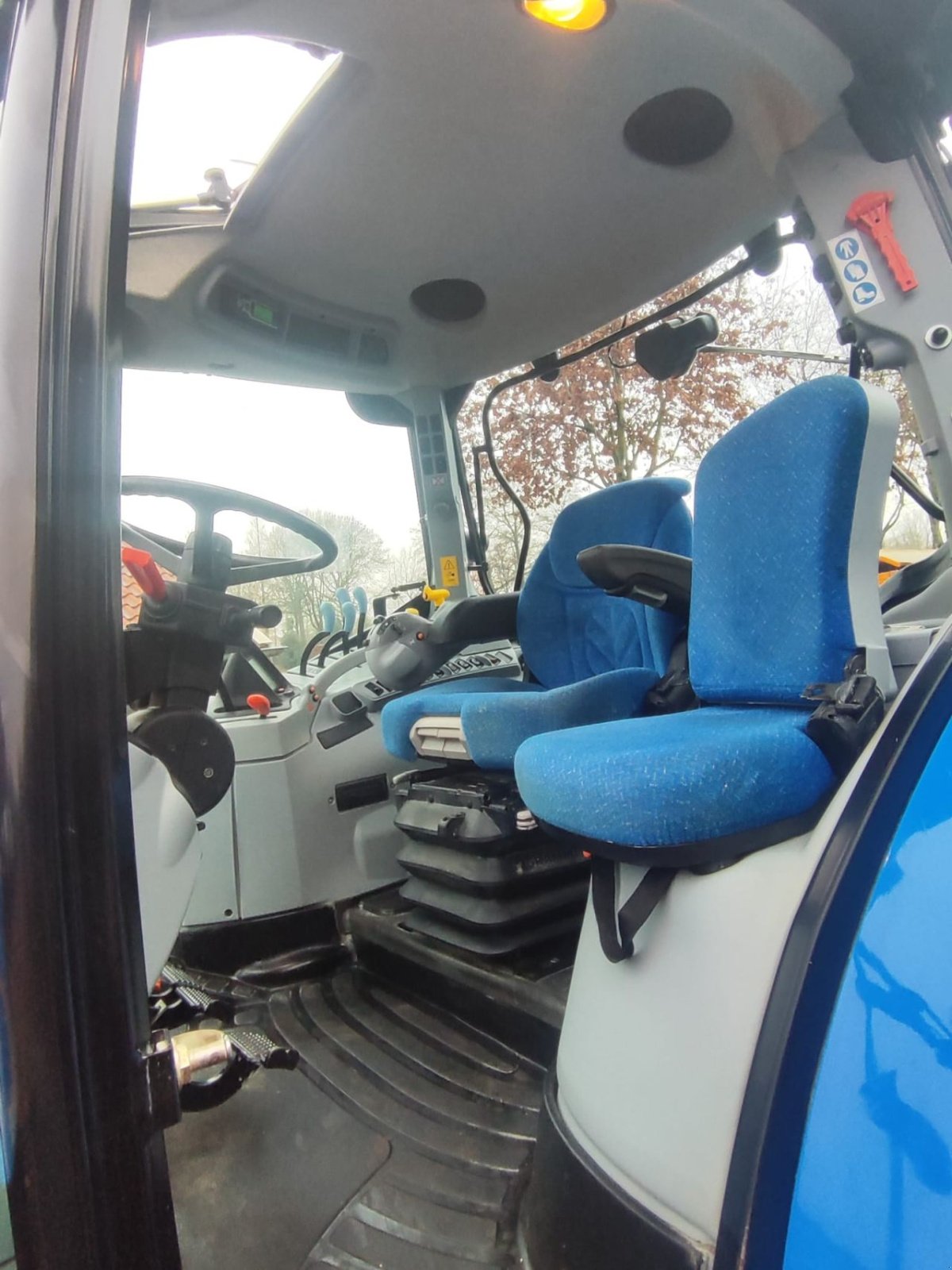 Traktor tipa New Holland T 6020 Elite, Gebrauchtmaschine u Rouveen (Slika 4)