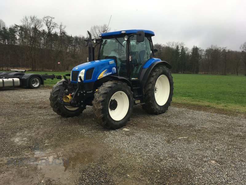 Traktor des Typs New Holland T 6020, Gebrauchtmaschine in Stockach (Bild 1)
