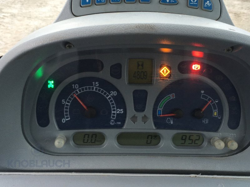 Traktor des Typs New Holland T 6020, Gebrauchtmaschine in Stockach (Bild 10)