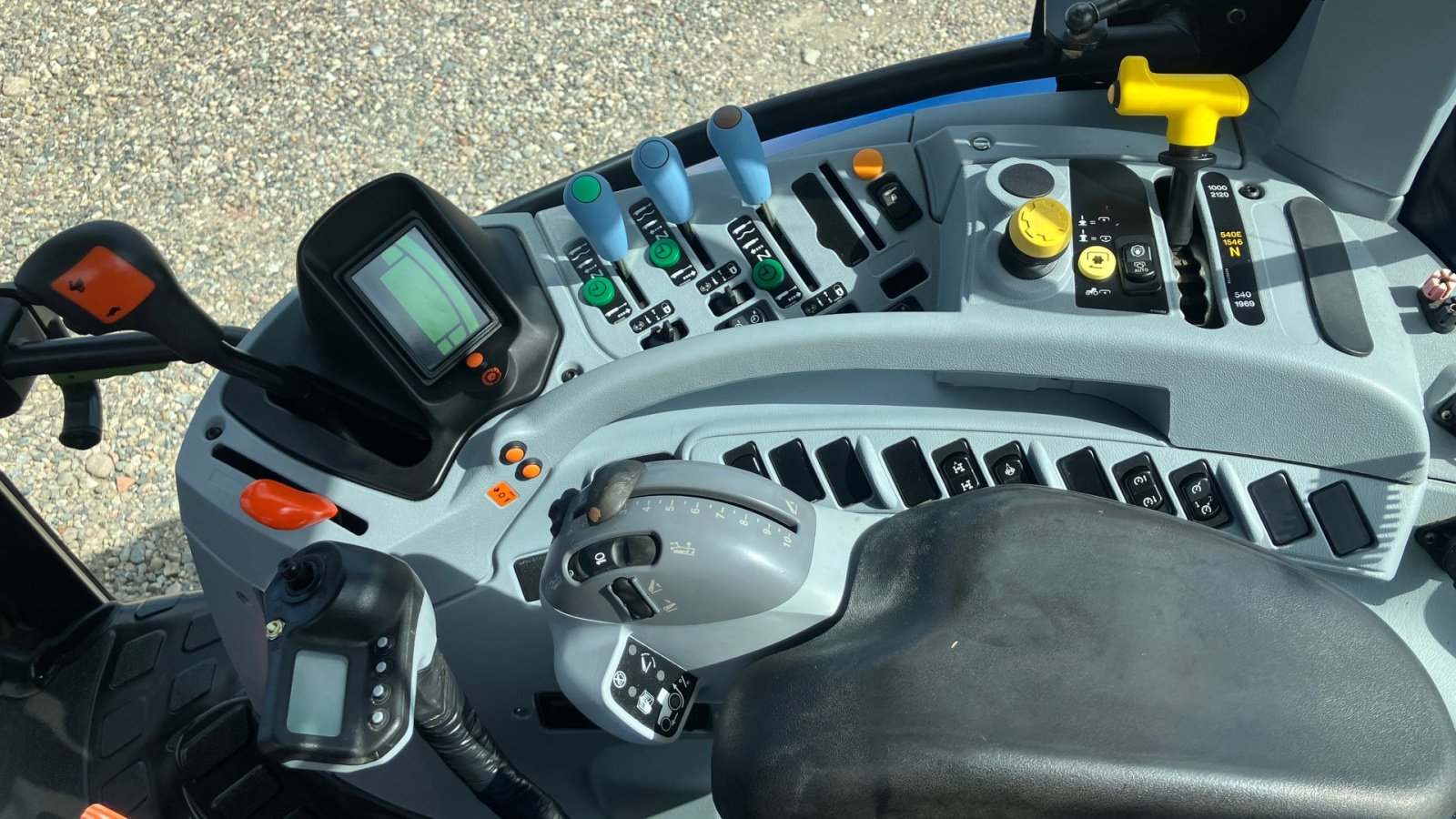 Traktor типа New Holland T 6030 DK ELITE MED LÆSSER elektrisk joystik, Gebrauchtmaschine в Rødekro (Фотография 20)