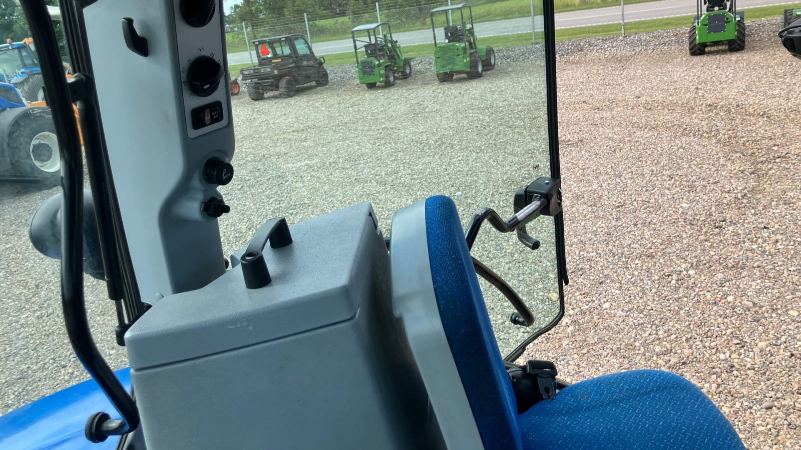 Traktor типа New Holland T 6030 DK ELITE MED LÆSSER elektrisk joystik, Gebrauchtmaschine в Rødekro (Фотография 22)