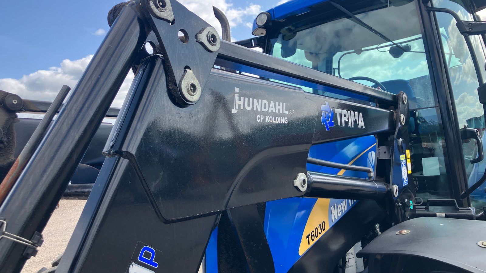 Traktor типа New Holland T 6030 DK ELITE MED LÆSSER elektrisk joystik, Gebrauchtmaschine в Rødekro (Фотография 7)