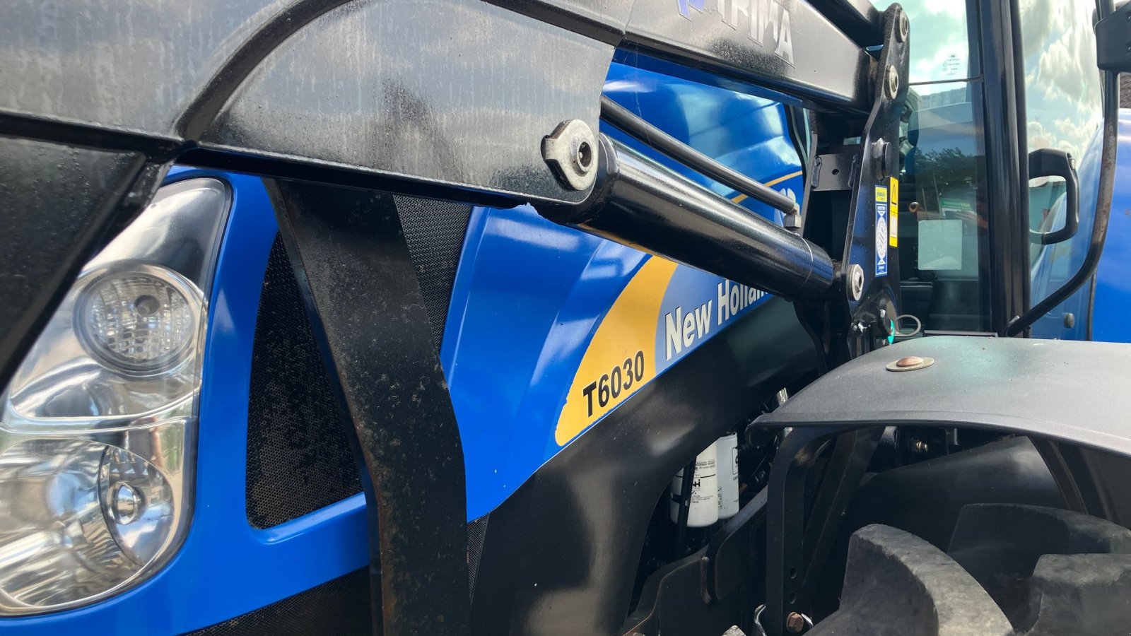 Traktor типа New Holland T 6030 DK ELITE MED LÆSSER elektrisk joystik, Gebrauchtmaschine в Rødekro (Фотография 8)