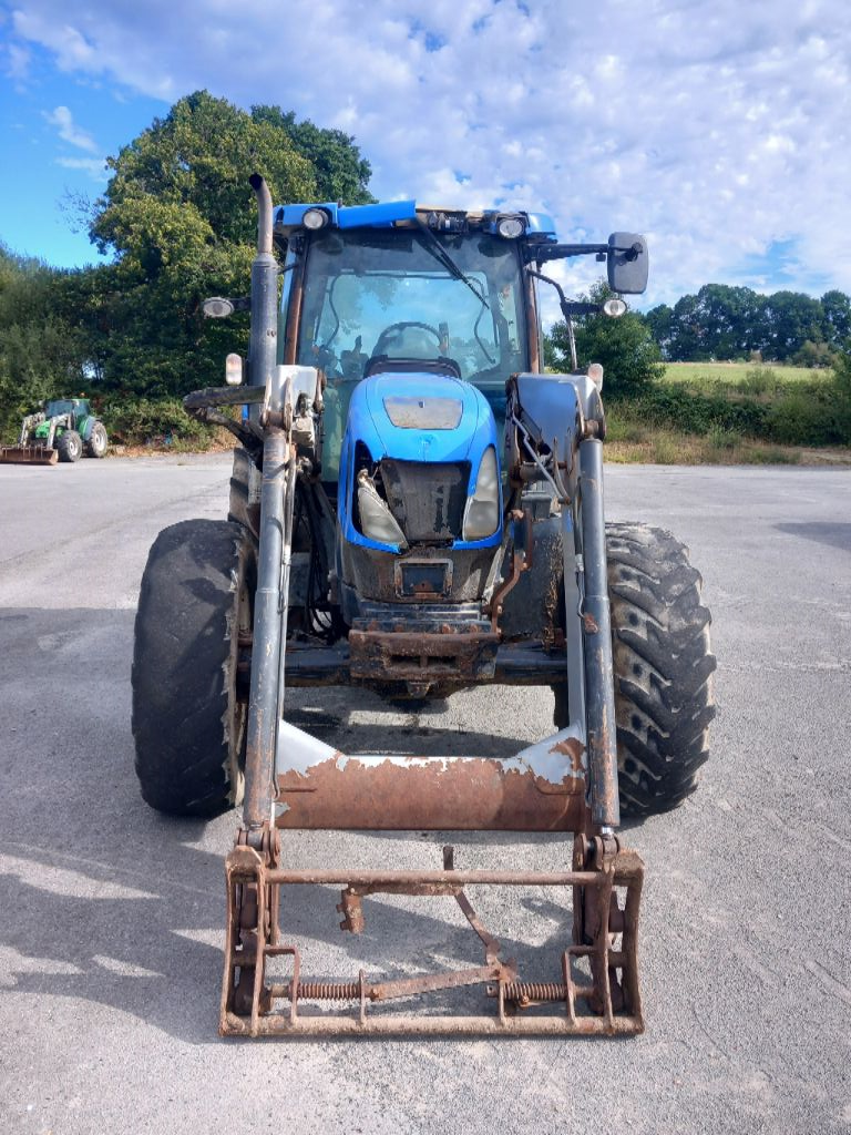 Traktor του τύπου New Holland T 6030 Elite, Gebrauchtmaschine σε BRECE (Φωτογραφία 2)