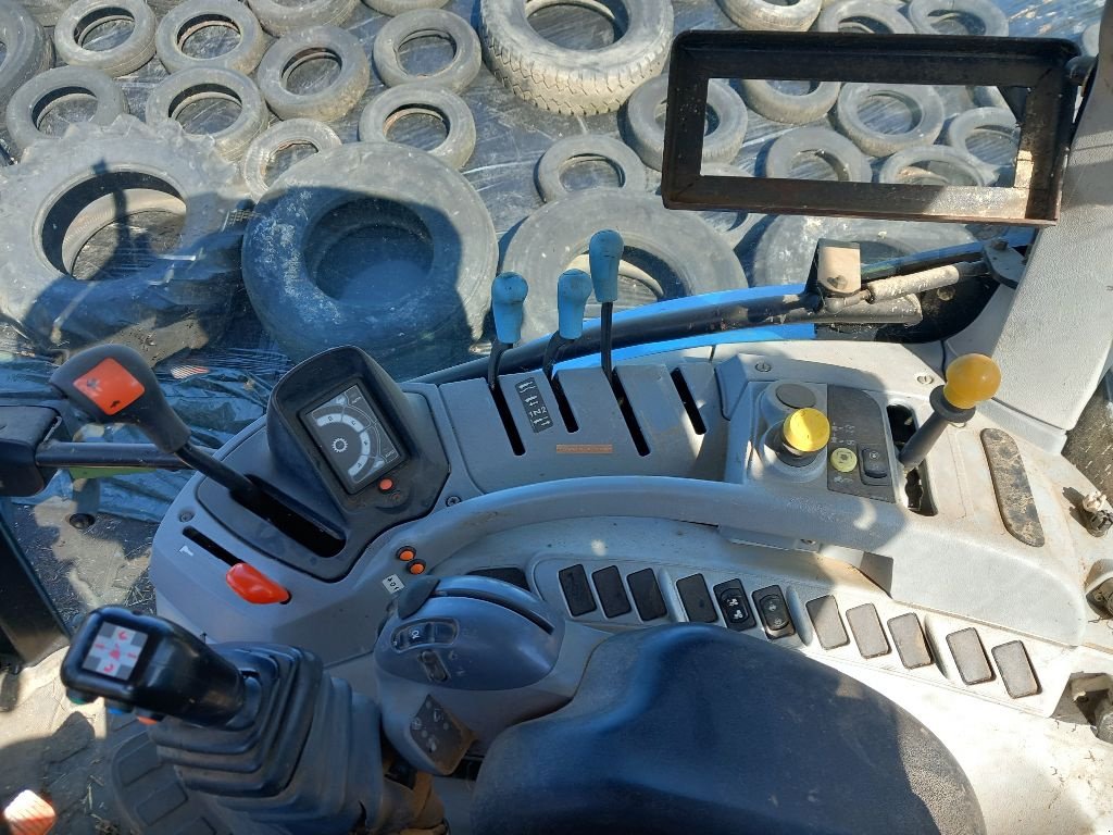 Traktor del tipo New Holland T 6030 Plus Supersteer, Gebrauchtmaschine In BRECE (Immagine 5)