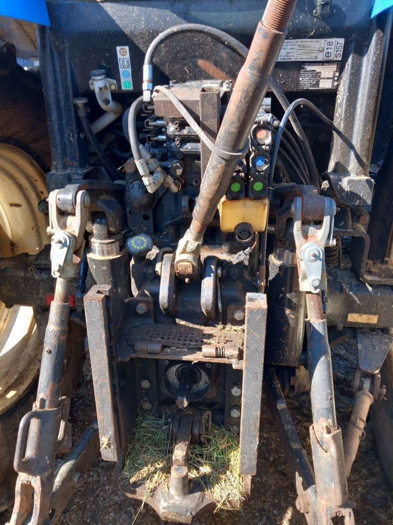 Traktor del tipo New Holland T 6030 Plus Supersteer, Gebrauchtmaschine In BRECE (Immagine 2)