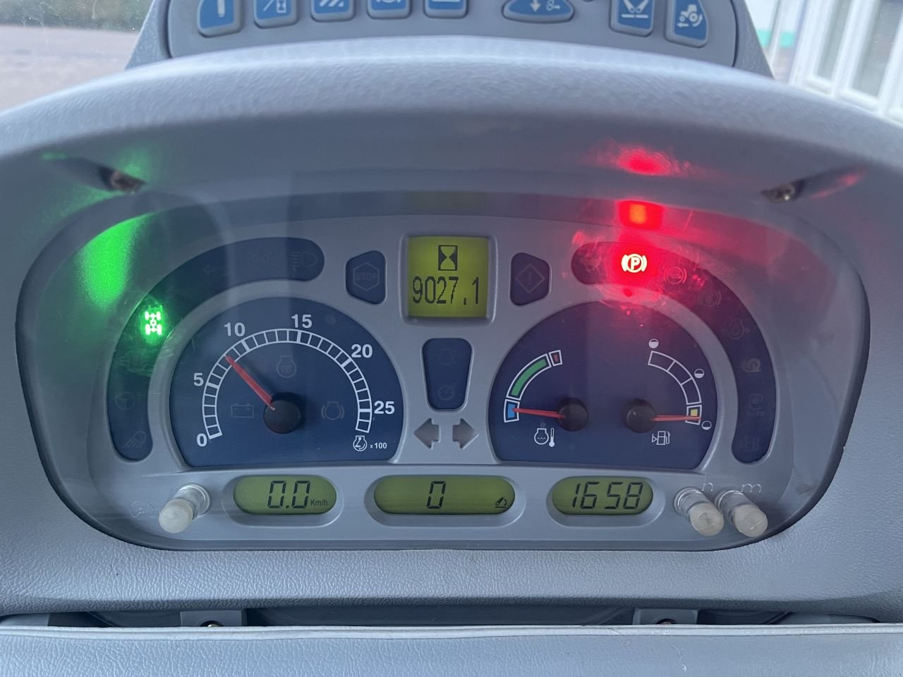 Traktor типа New Holland T 6040 ELITE, Gebrauchtmaschine в Kampen (Фотография 9)