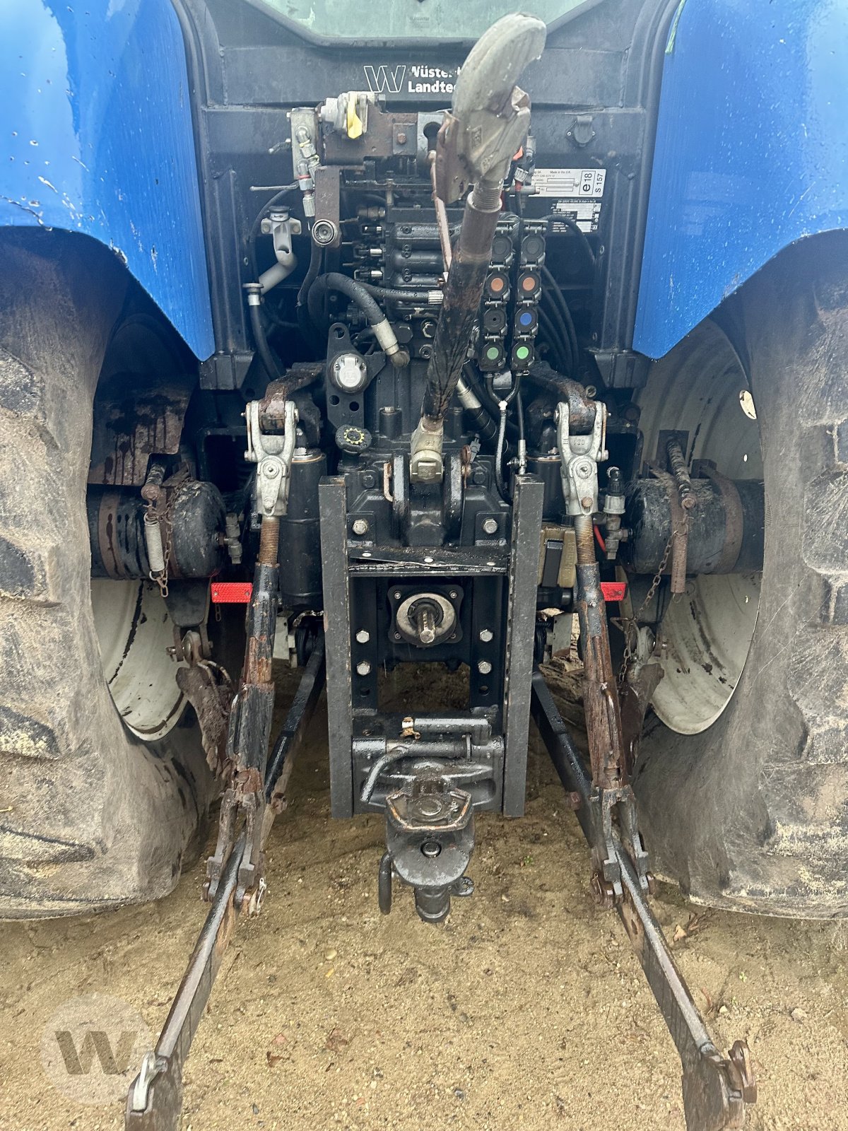 New Holland T 6070, Gebrauchtmaschine, Baujahr: 2011, Betriebsstunden: 17773 Stunden (Bild 8) Traktor des Typs New Holland T 6070, Gebrauchtmaschine in Husum (Bild 8)