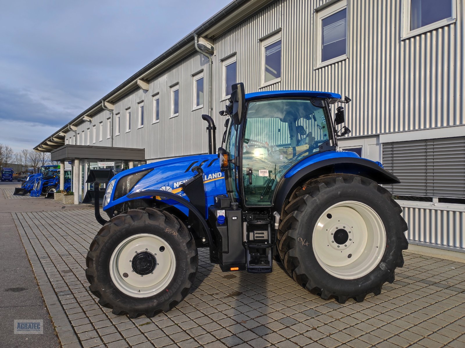 Traktor типа New Holland T 6.145 ElectroCommand, Neumaschine в Salching bei Straubing (Фотография 10)