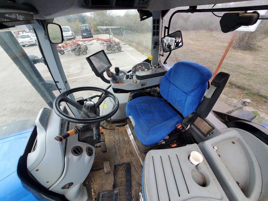 Traktor des Typs New Holland T 6.150 AUTOCOMMAND, Gebrauchtmaschine in Montauban (Bild 6)