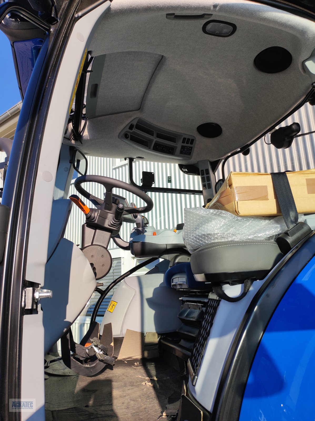 Traktor του τύπου New Holland T 6.180 AC, Neumaschine σε Salching bei Straubing (Φωτογραφία 10)