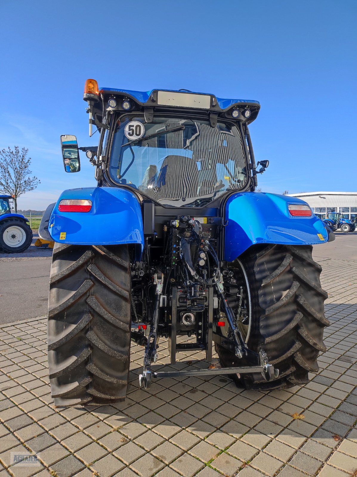 Traktor des Typs New Holland T 6.180 AutoCommand, Neumaschine in Salching bei Straubing (Bild 9)