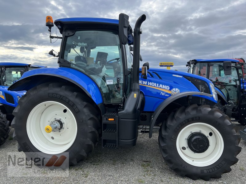 Traktor of the type New Holland T 6.180 Dynamic Command, Neumaschine in Bad Waldsee Mennisweiler (Picture 1)