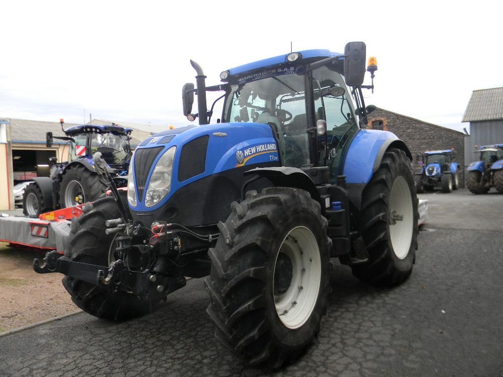 Traktor typu New Holland T 7 210 AUTO, Gebrauchtmaschine v ENNEZAT (Obrázek 1)