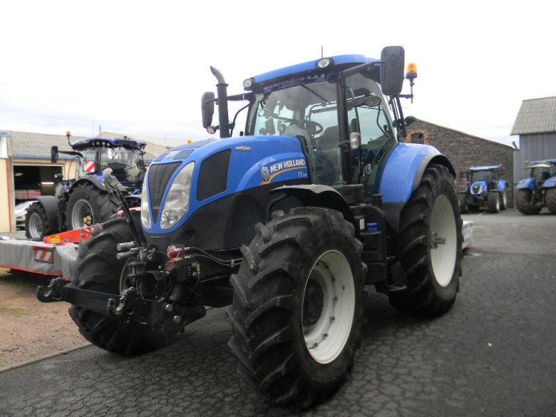 Traktor типа New Holland T 7 210 AUTO, Gebrauchtmaschine в ENNEZAT (Фотография 1)