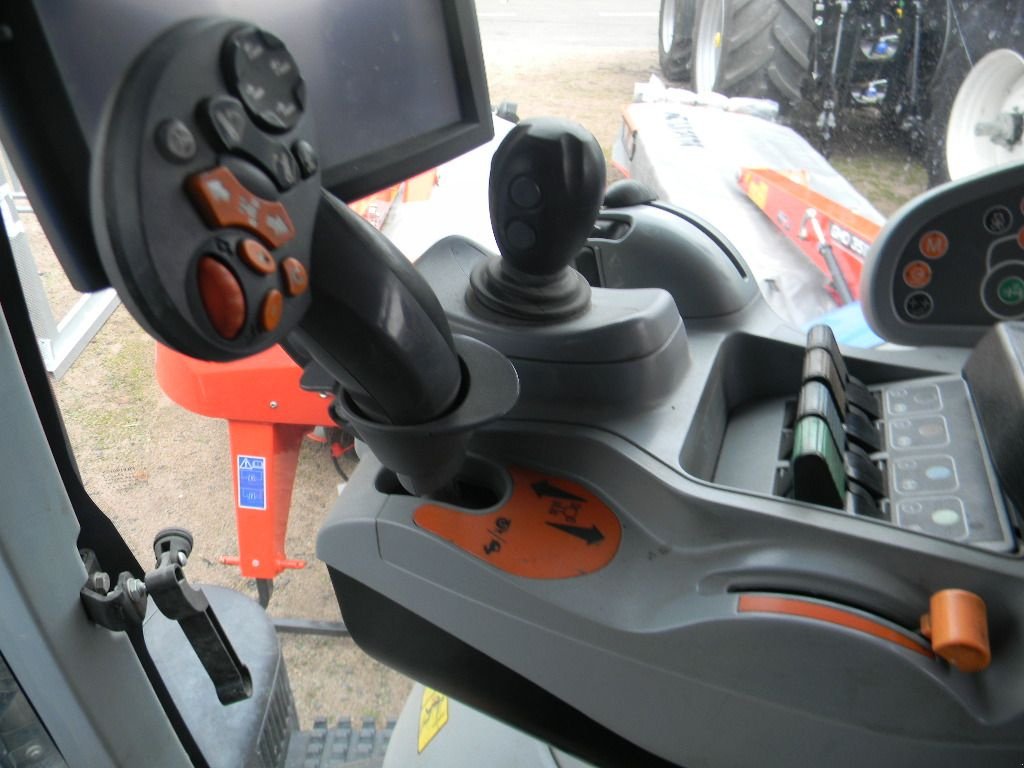 Traktor typu New Holland T 7 210 AUTO, Gebrauchtmaschine v ENNEZAT (Obrázek 8)