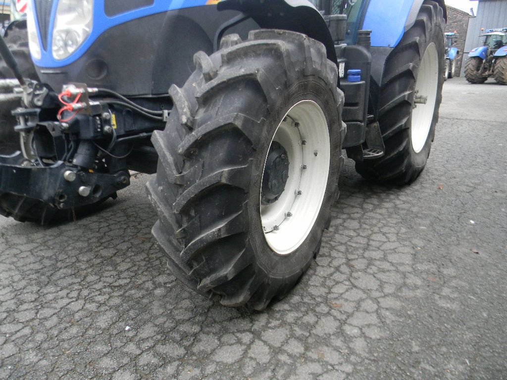 Traktor typu New Holland T 7 210 AUTO, Gebrauchtmaschine v ENNEZAT (Obrázek 4)