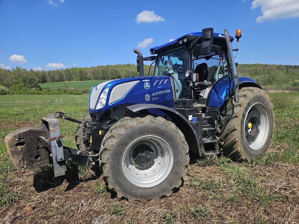 Traktor des Typs New Holland T 7 270 AC BLUE POWER, Gebrauchtmaschine in Neuilly-Crimolois (Bild 2)