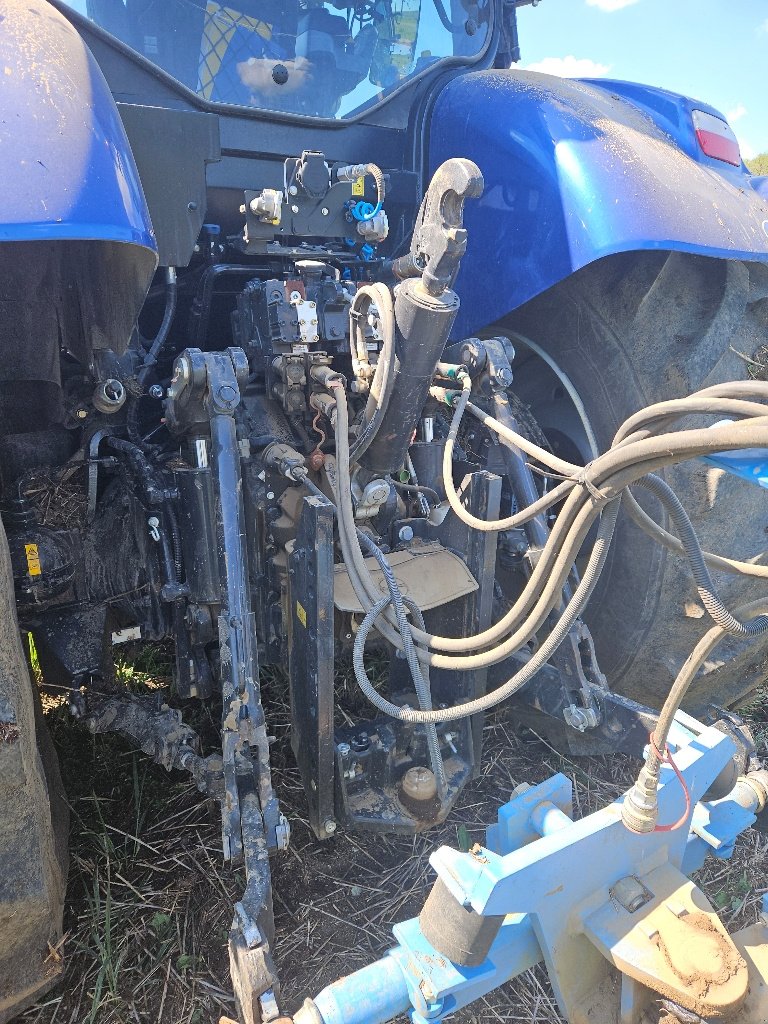 Traktor des Typs New Holland T 7 270 AC BLUE POWER, Gebrauchtmaschine in Neuilly-Crimolois (Bild 11)