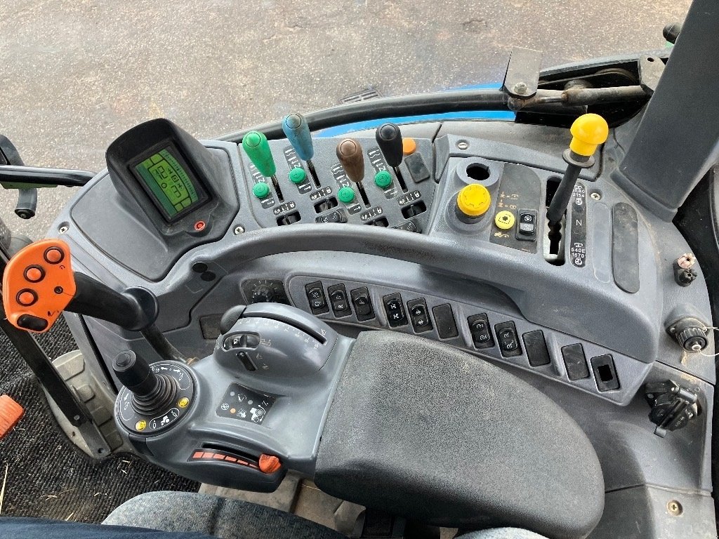 Traktor tipa New Holland T 7030, Gebrauchtmaschine u Mern (Slika 8)