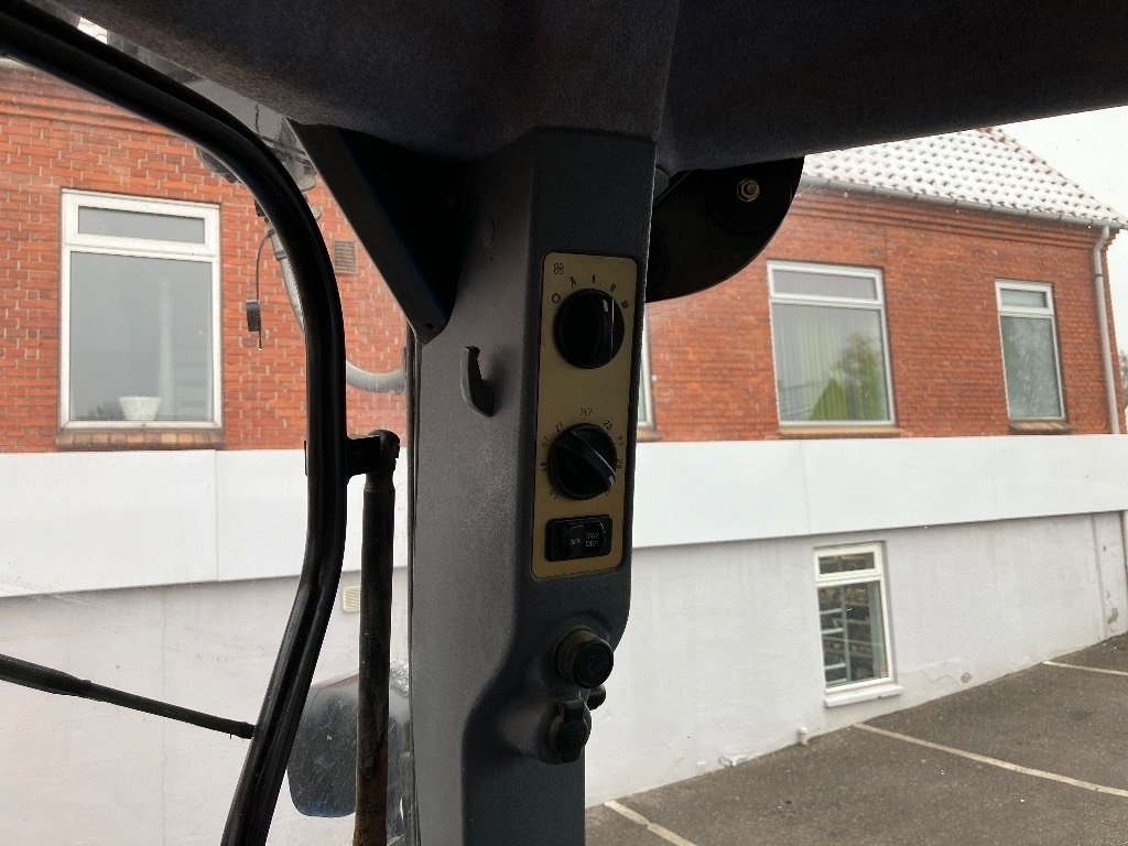 Traktor tipa New Holland T 7030, Gebrauchtmaschine u Mern (Slika 9)