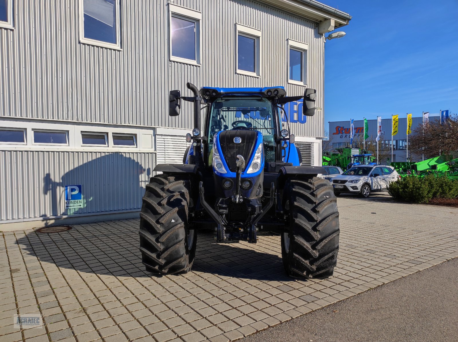 Traktor des Typs New Holland T 7.210 AC, Neumaschine in Salching bei Straubing (Bild 4)
