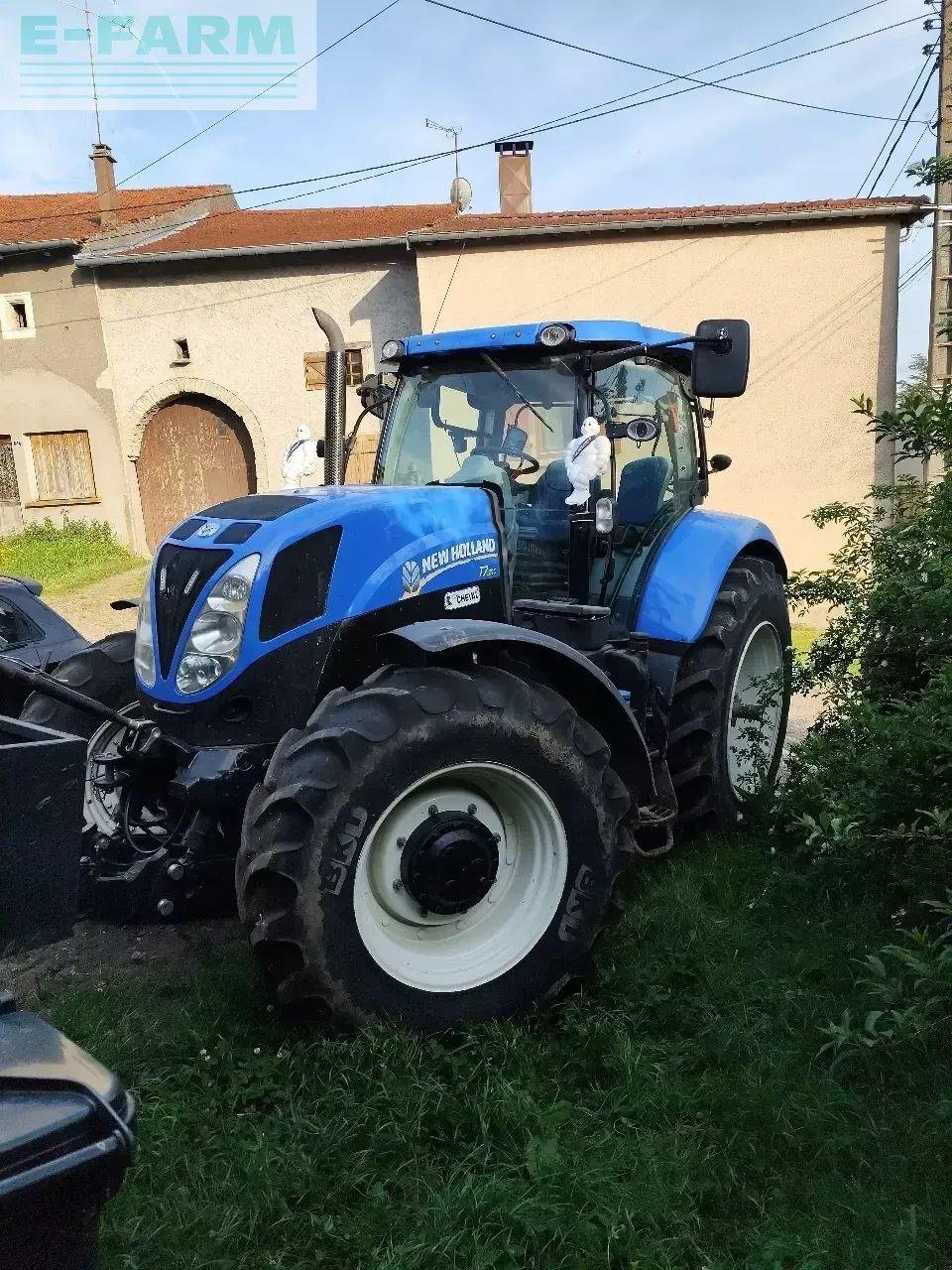 Traktor от тип New Holland t 7.210 classic, Gebrauchtmaschine в CHAUVONCOURT (Снимка 3)